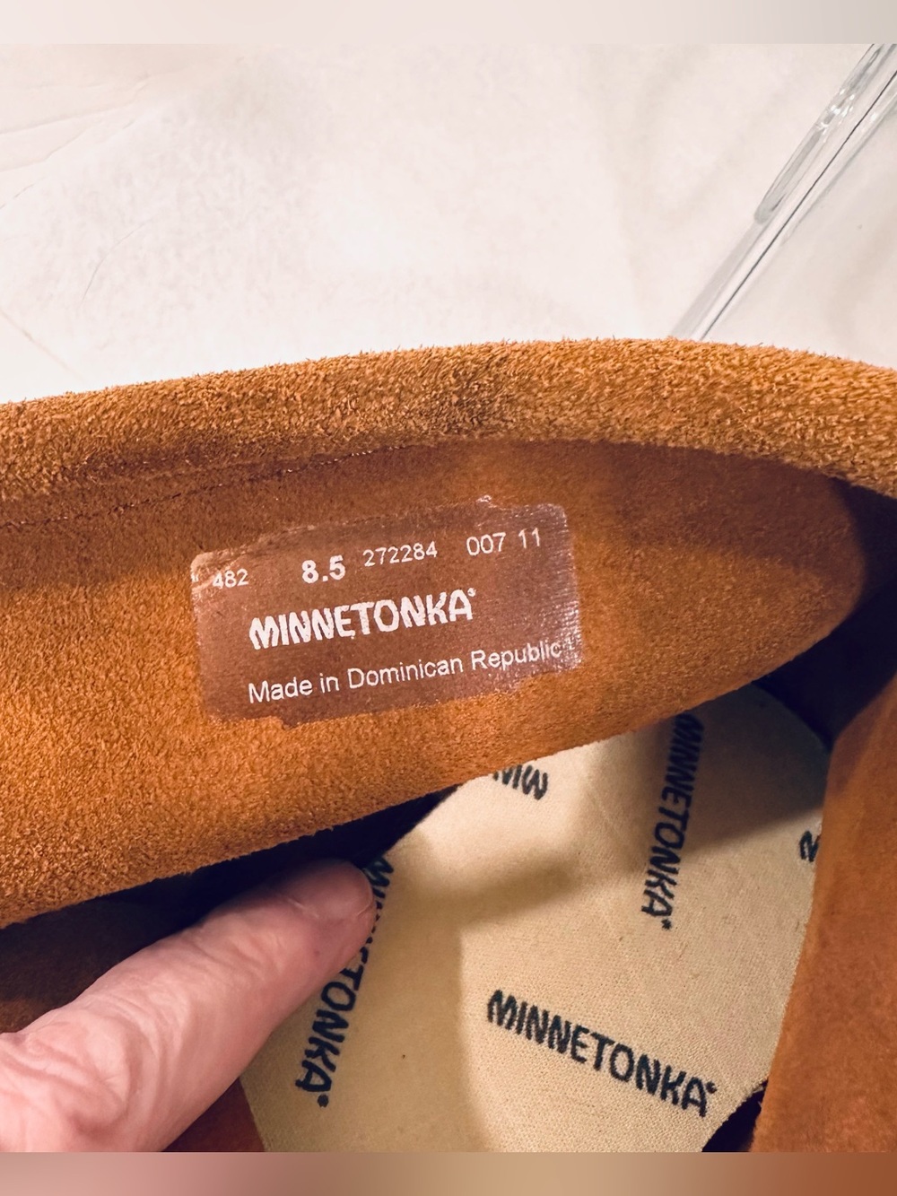 Minnetonka Women's Classic Fringe Leather Soft Sole Bootie Moccasin Fits like 9 - Picture 7 of 14